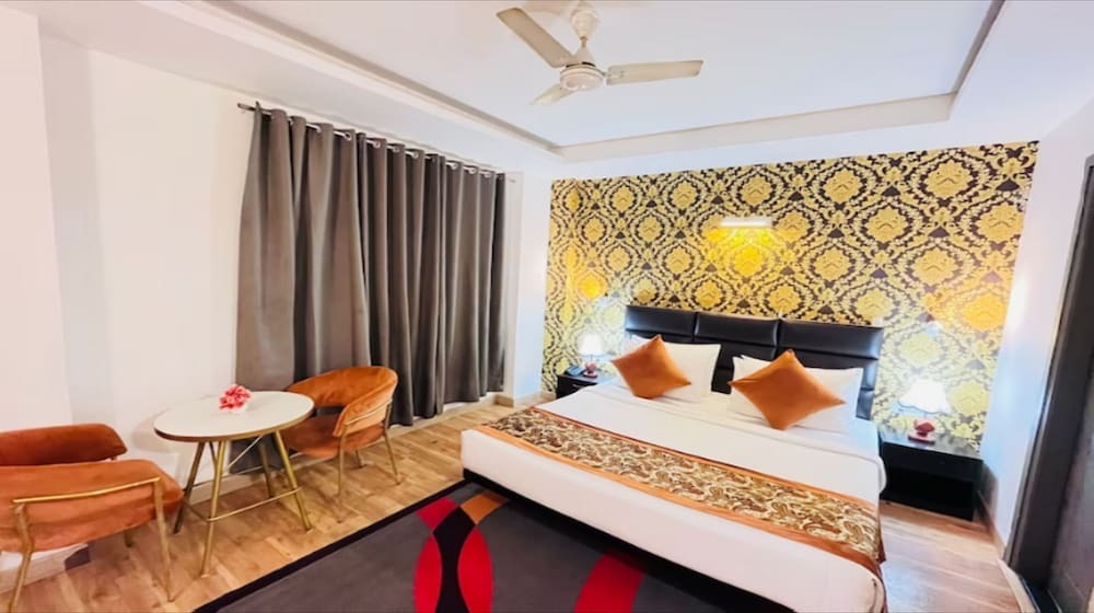 Газиабад: Hotel At Residency- Near Kaushambi Metro Station Ghaziabad Couple Friendly
