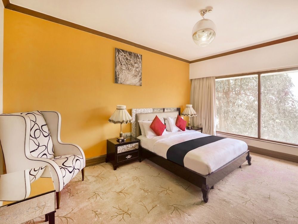 Мумбаи: Capital O 29124 Royal Palms Hotel