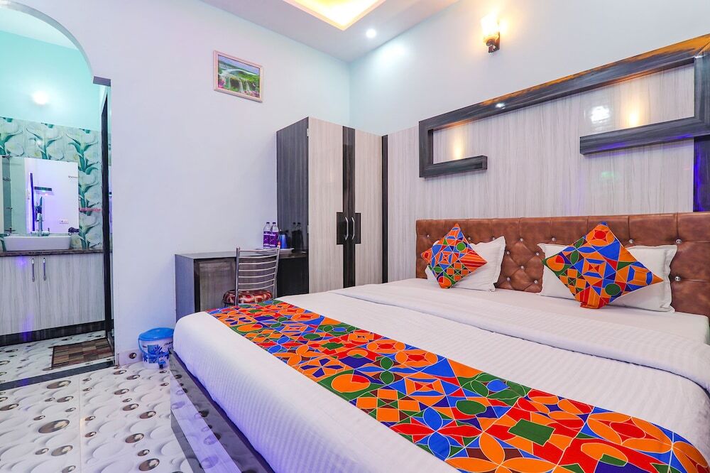 Сарнатх: Lumbini International by FabHotel