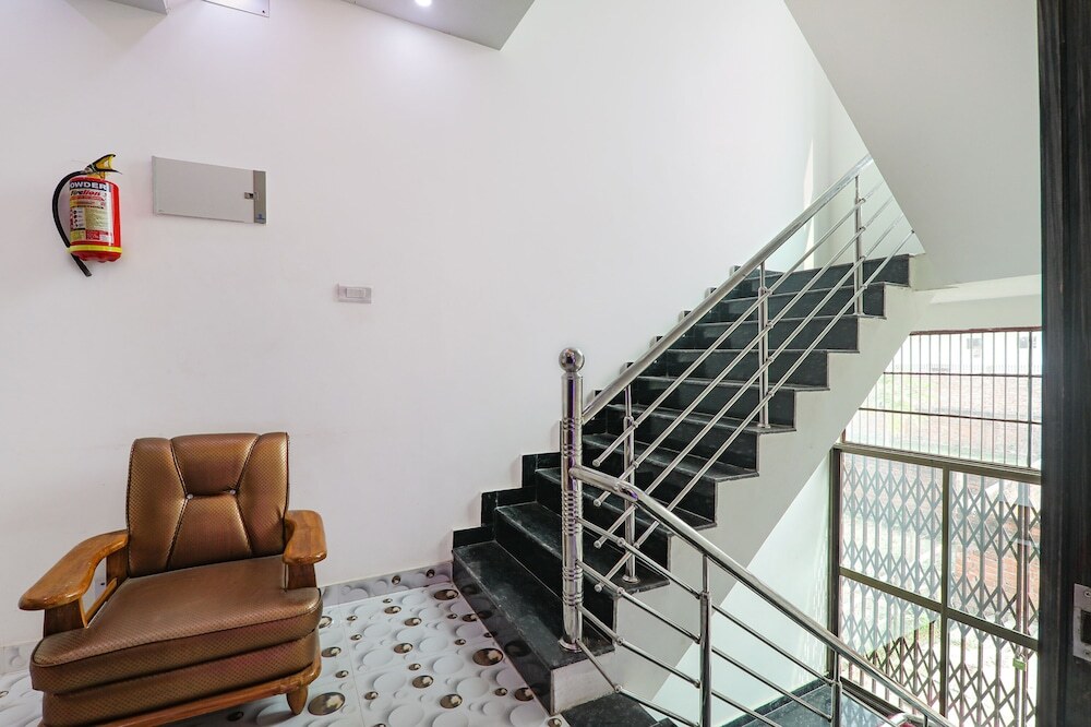 Сарнатх: Lumbini International by FabHotel