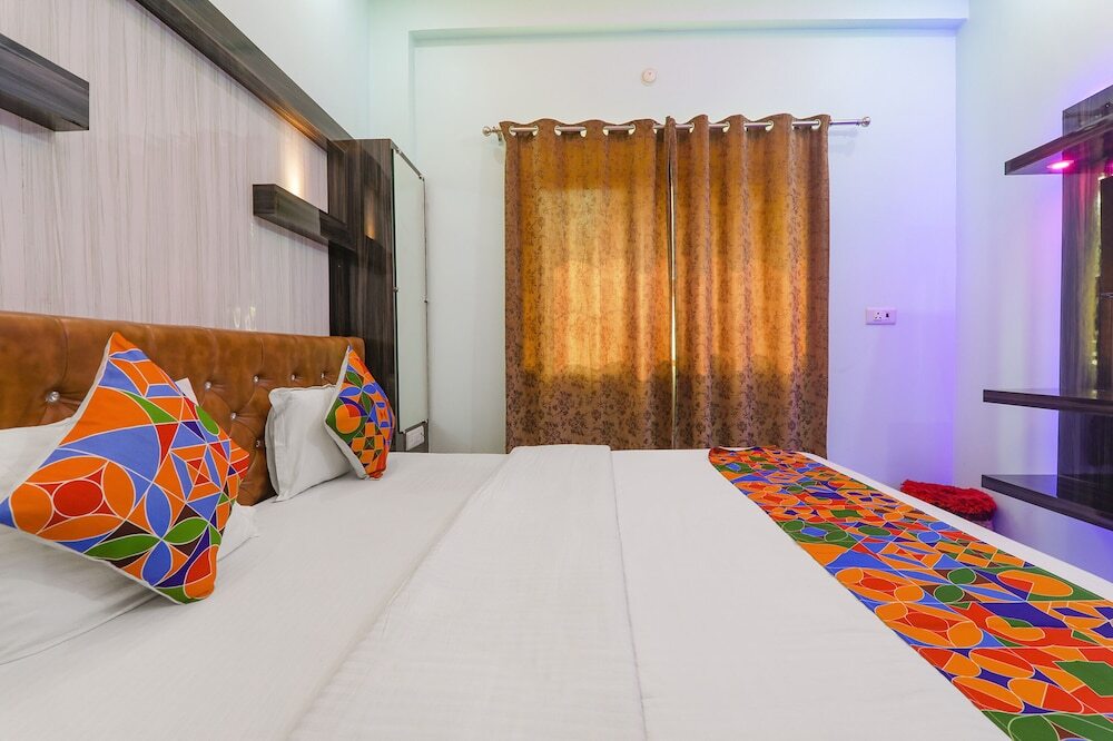 Сарнатх: Lumbini International by FabHotel