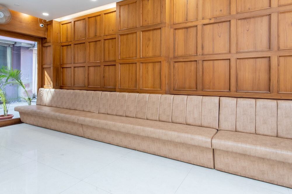 Бхопал: OYO 27658 Hotel New Mohit Regency
