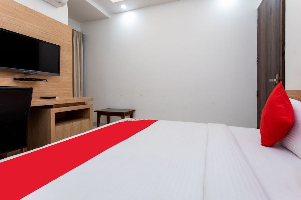 Бхопал: OYO 27658 Hotel New Mohit Regency