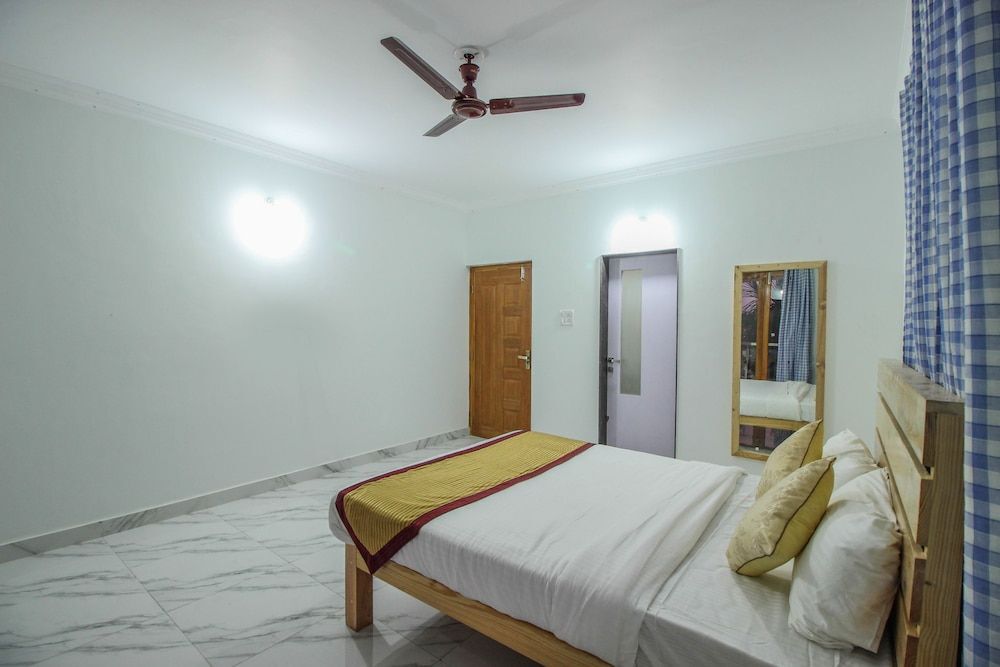 Панаджи: OYO 10296 Home Sunset View 3BHK Dona Paula