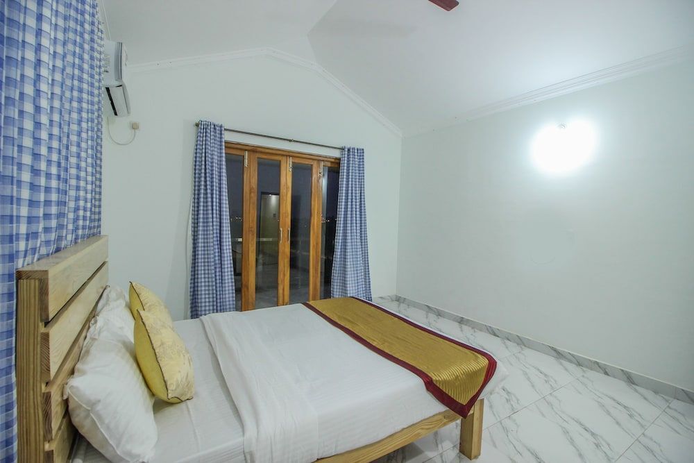 Панаджи: OYO 10296 Home Sunset View 3BHK Dona Paula