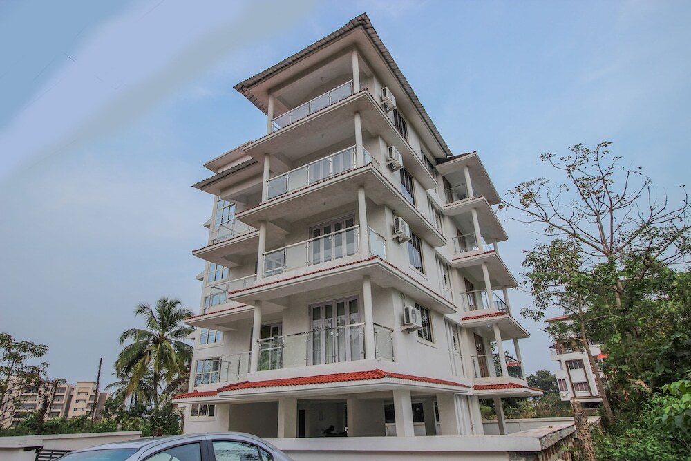 Панаджи: OYO 10296 Home Sunset View 3BHK Dona Paula