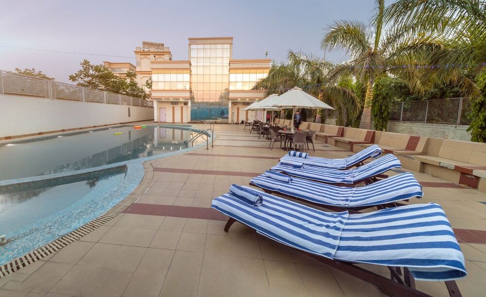 Прем-Нагар: V One Hotel - The Competent Palace