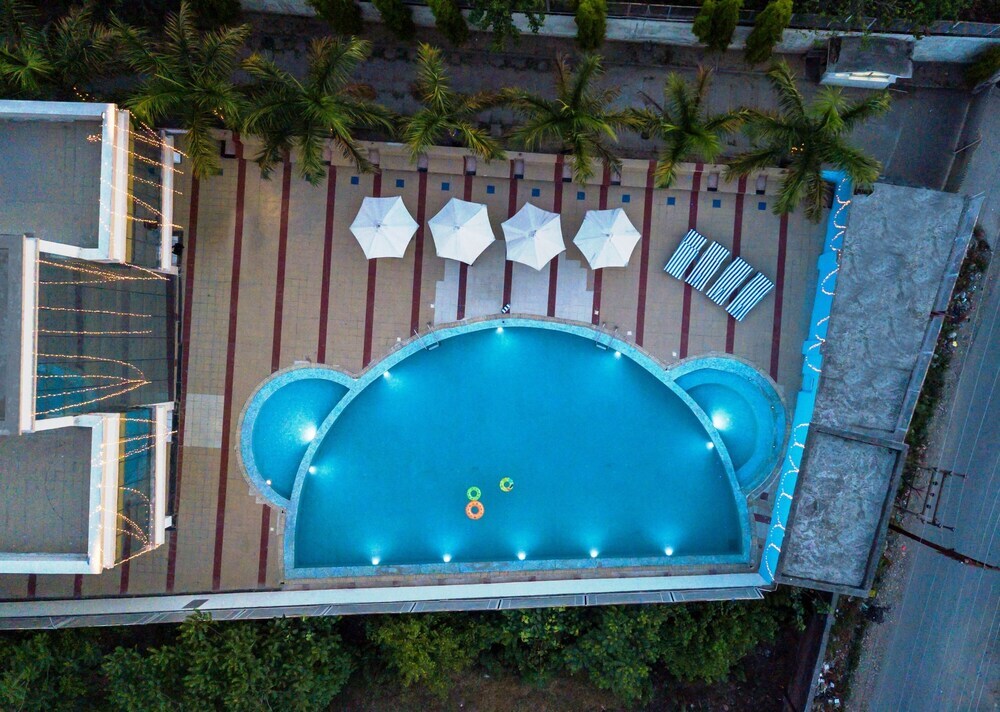 Прем-Нагар: V One Hotel - The Competent Palace