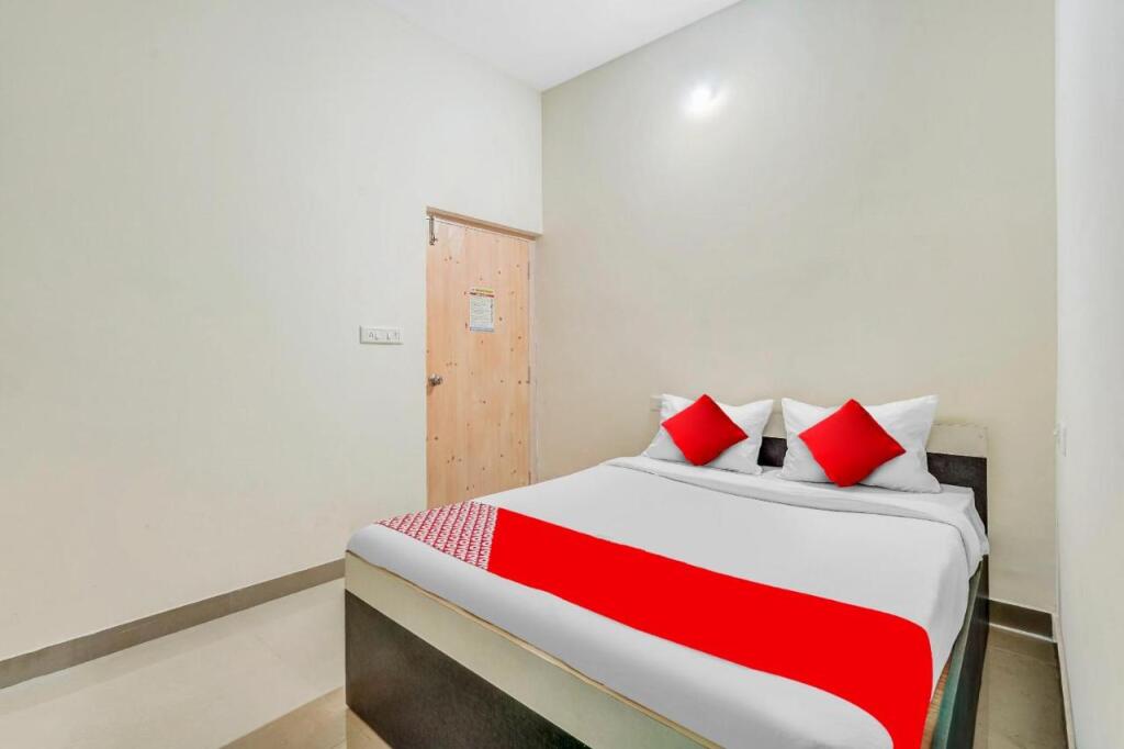 Бангалор: OYO Flagship 703044 Gn Nelli Rooms