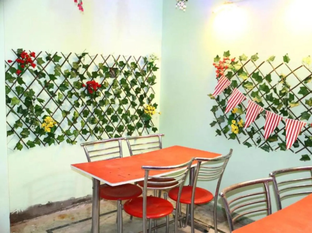 Джвалапур: POP 703900 Holiday Inn - Stay Home