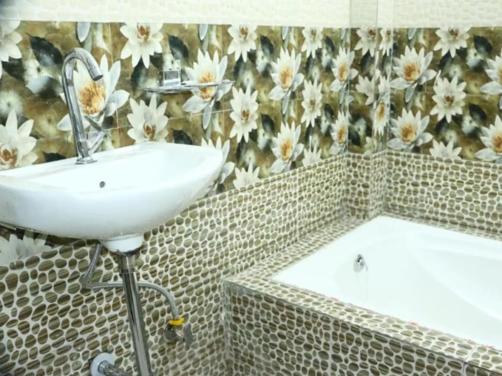 Джвалапур: POP 703900 Holiday Inn - Stay Home
