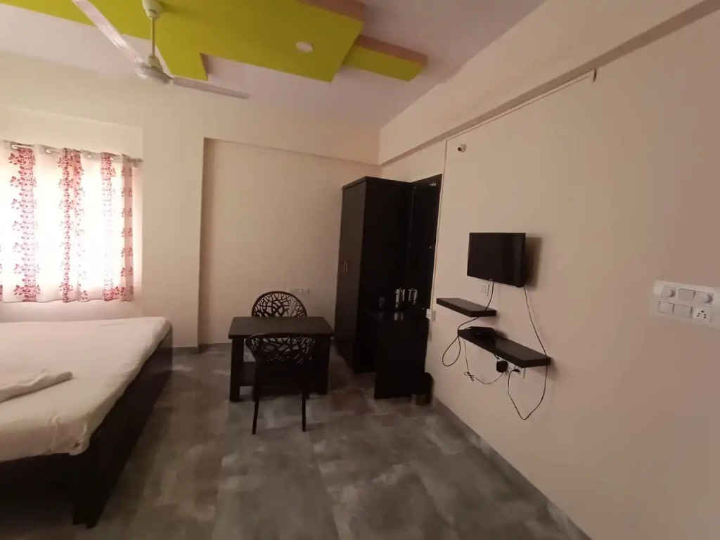 Бангалор: i-ROOMZ S V Comforts