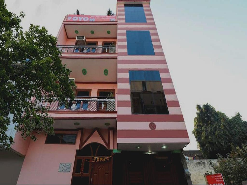 Фаридабад: OYO 85563 Hotel Smart City