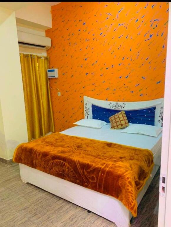 Фаридабад: OYO 93262 A-1 Hotel