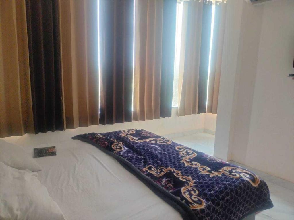 Фаридабад: OYO Hotel Mannat Valley