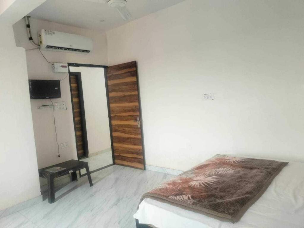 Фаридабад: OYO Hotel Mannat Valley