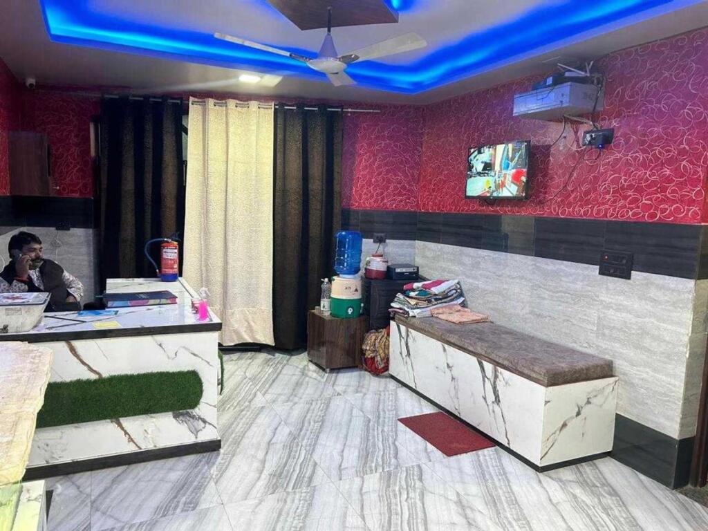 Фаридабад: OYO 80691B Hotal Royal Grand
