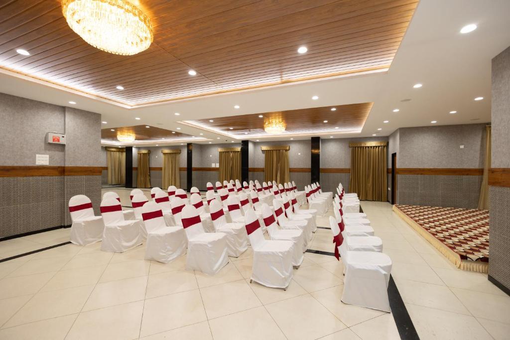 Бангалор: Poornima Regency