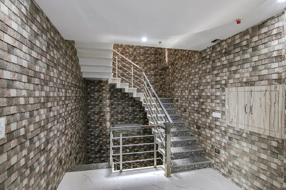 Чандигарх: Fabhotel Meridian Inn