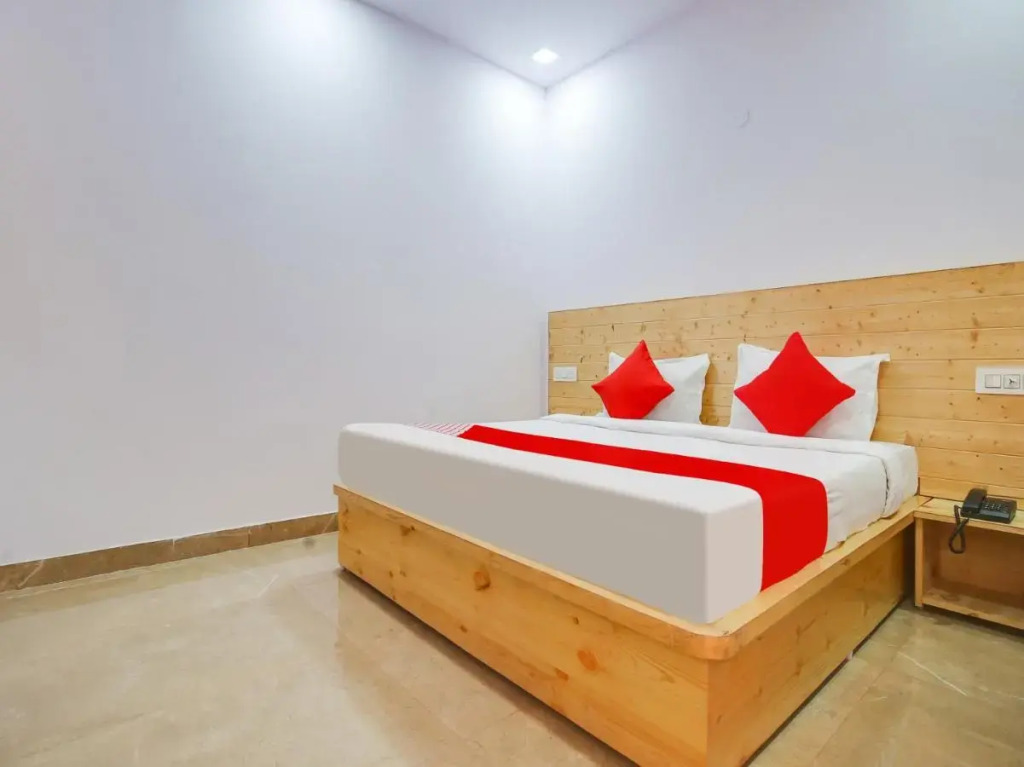 Мохали: OYO Flagship 807768 Hotel The King