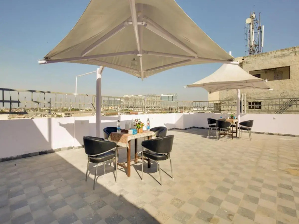 Мохали: OYO Flagship 807768 Hotel The King