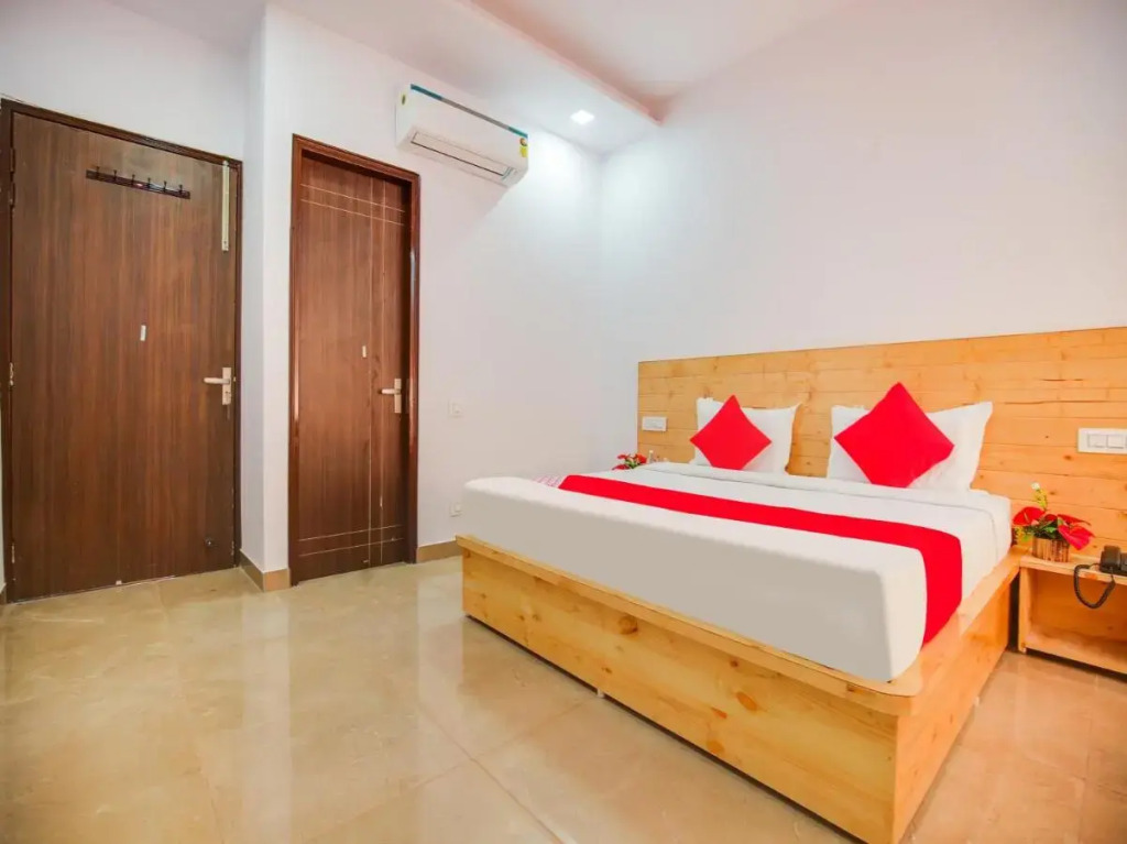 Мохали: OYO Flagship 807768 Hotel The King