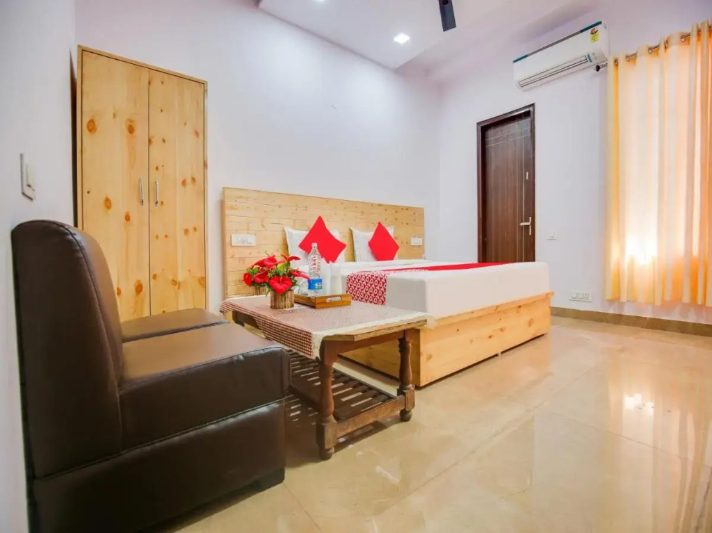 Мохали: OYO Flagship 807768 Hotel The King