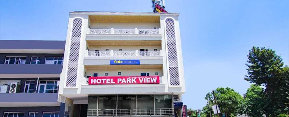 Мохали: Fabhotel Park View