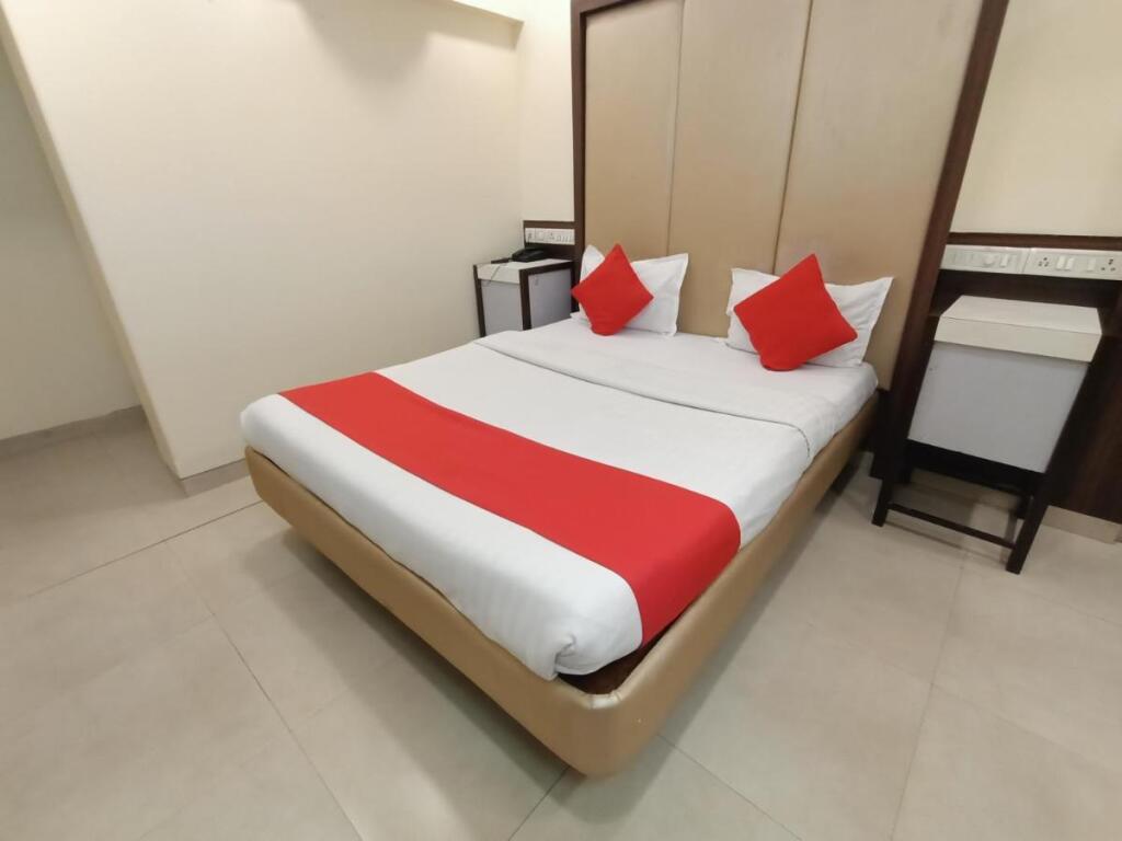 Панвель: Payal Hotel Panvel