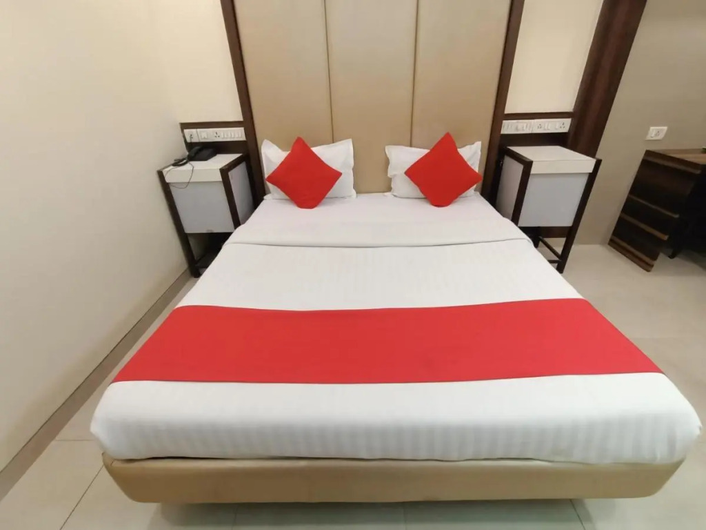 Панвель: Payal Hotel Panvel