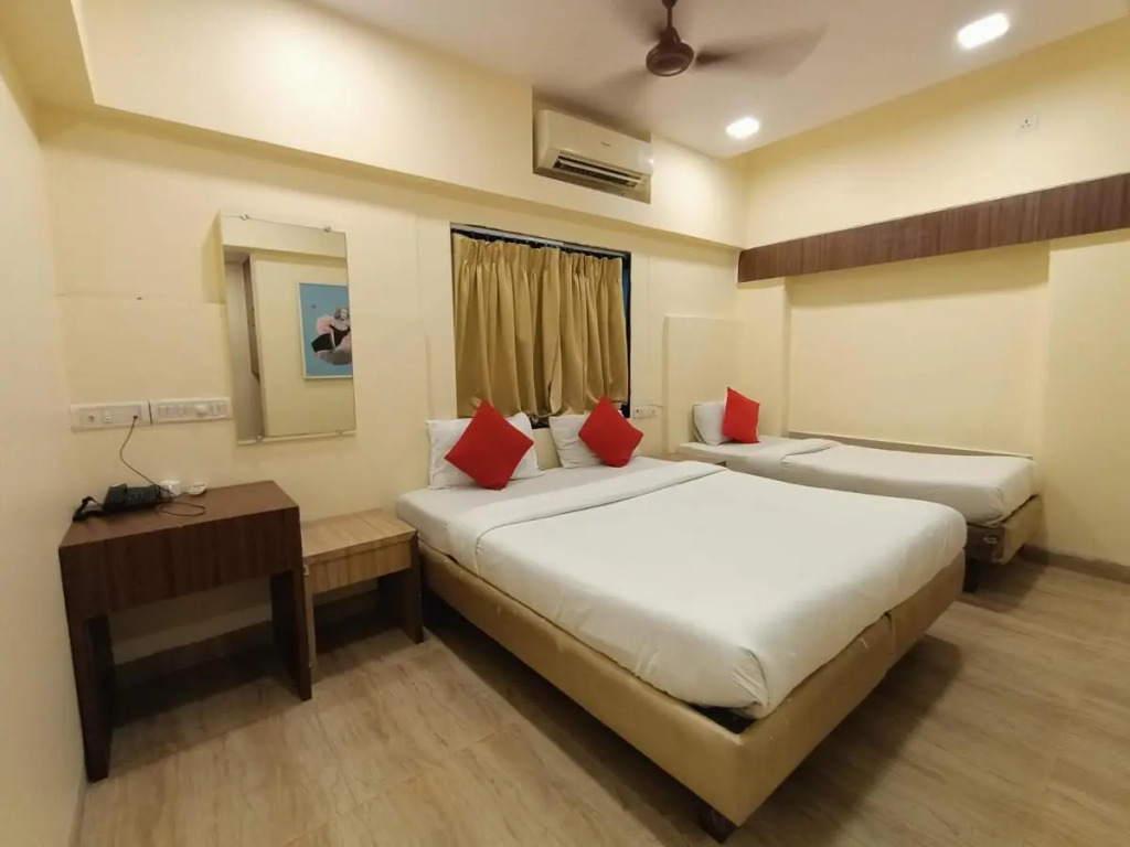Панвель: Payal Hotel Panvel