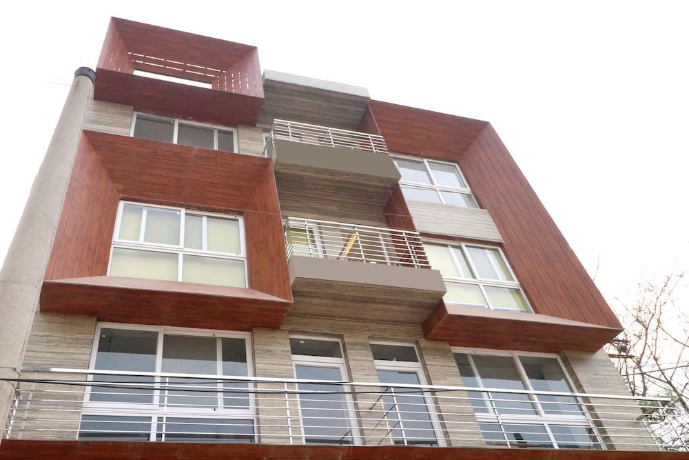 Мохали: Oyo 26606 Hotel R K Grand