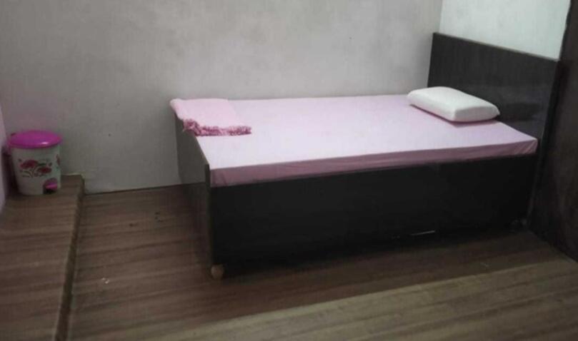 Garhmukteshwar: Super Oyo Hotel Diamond