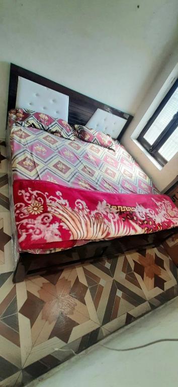 Garhmukteshwar: Oyo Home Blue Back Guest House