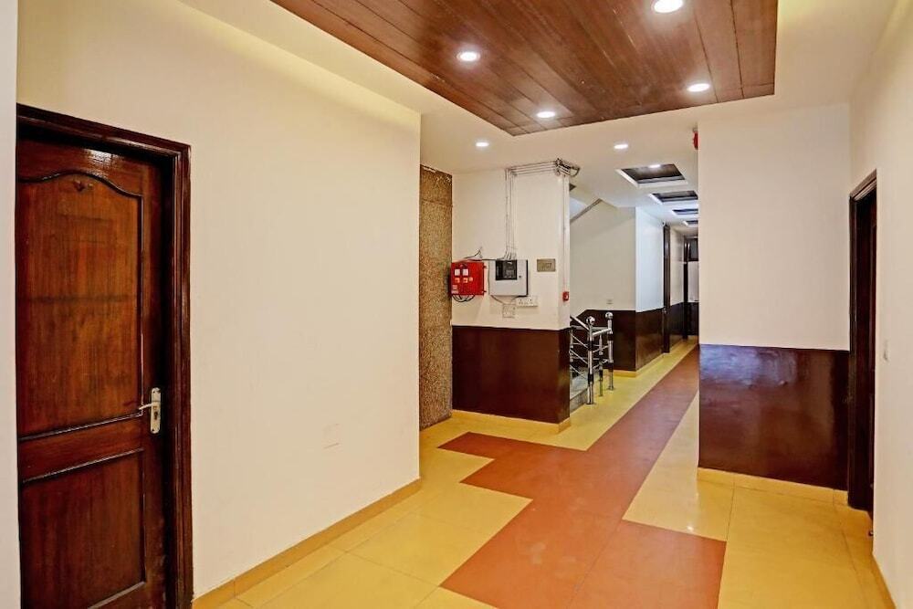 Газиабад: Hotel Grand Tushar