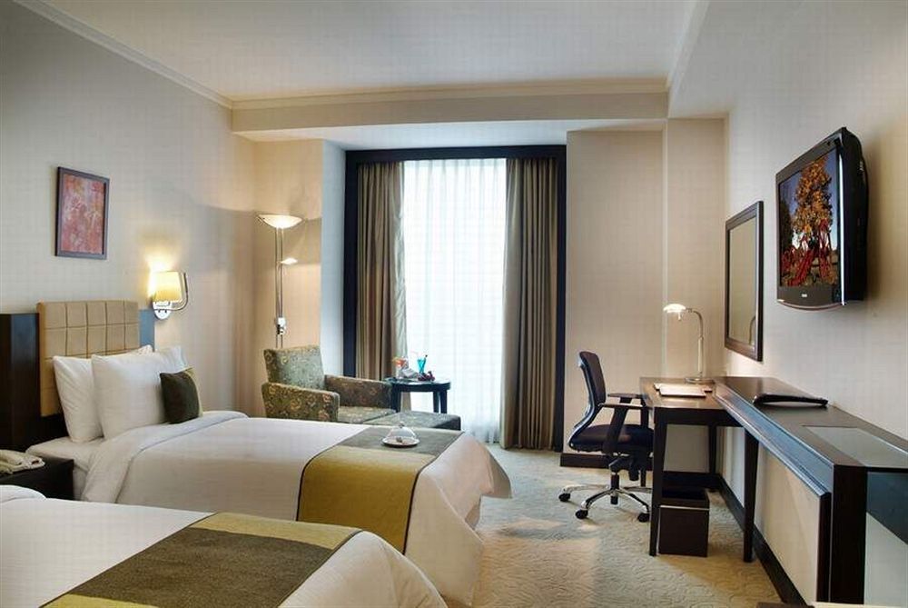 Фаридабад: Express Sarovar Portico (T)