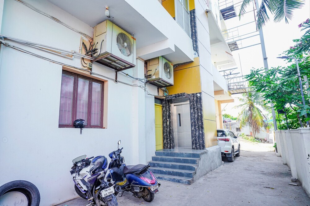 Ченнаи: FabExpress IT Park Pallikaranai