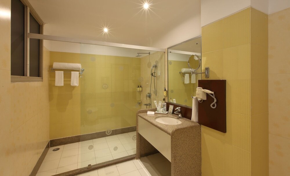 Бадди: Best Western Royal Park