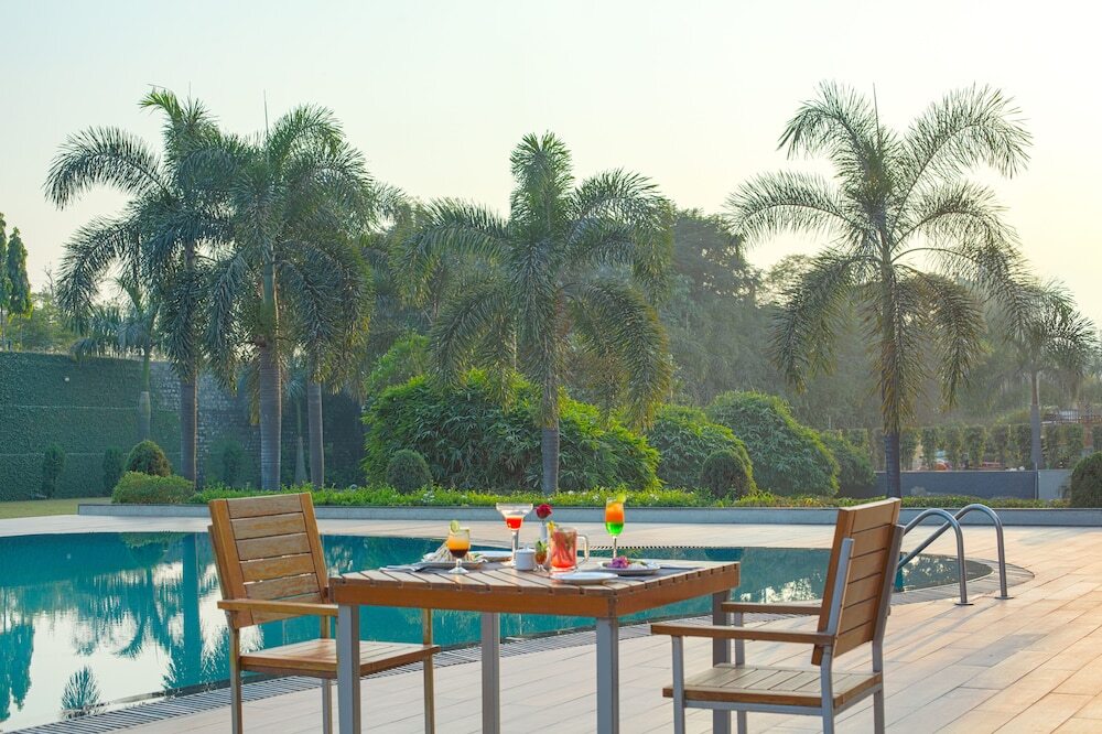 Бадди: Best Western Royal Park