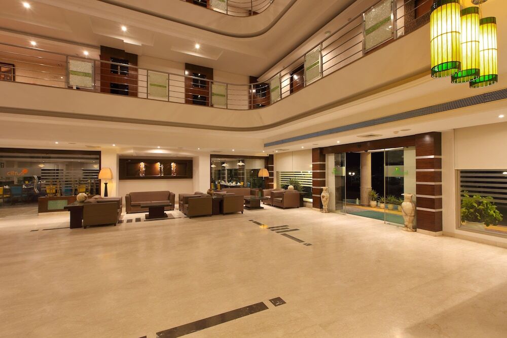 Бадди: Best Western Royal Park