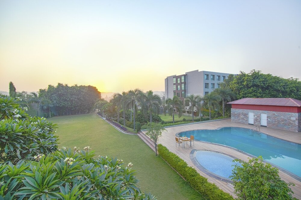 Бадди: Best Western Royal Park