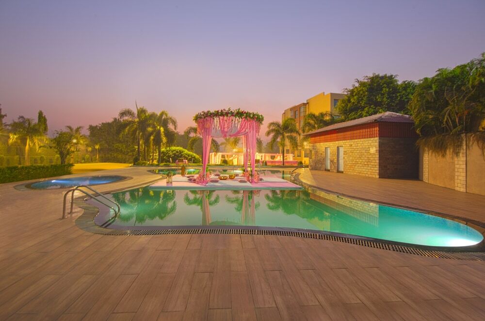 Бадди: Best Western Royal Park