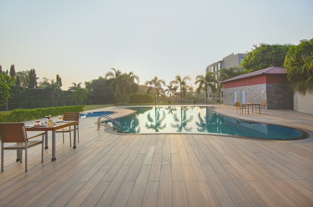 Бадди: Best Western Royal Park