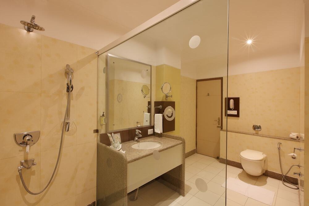 Бадди: Best Western Royal Park