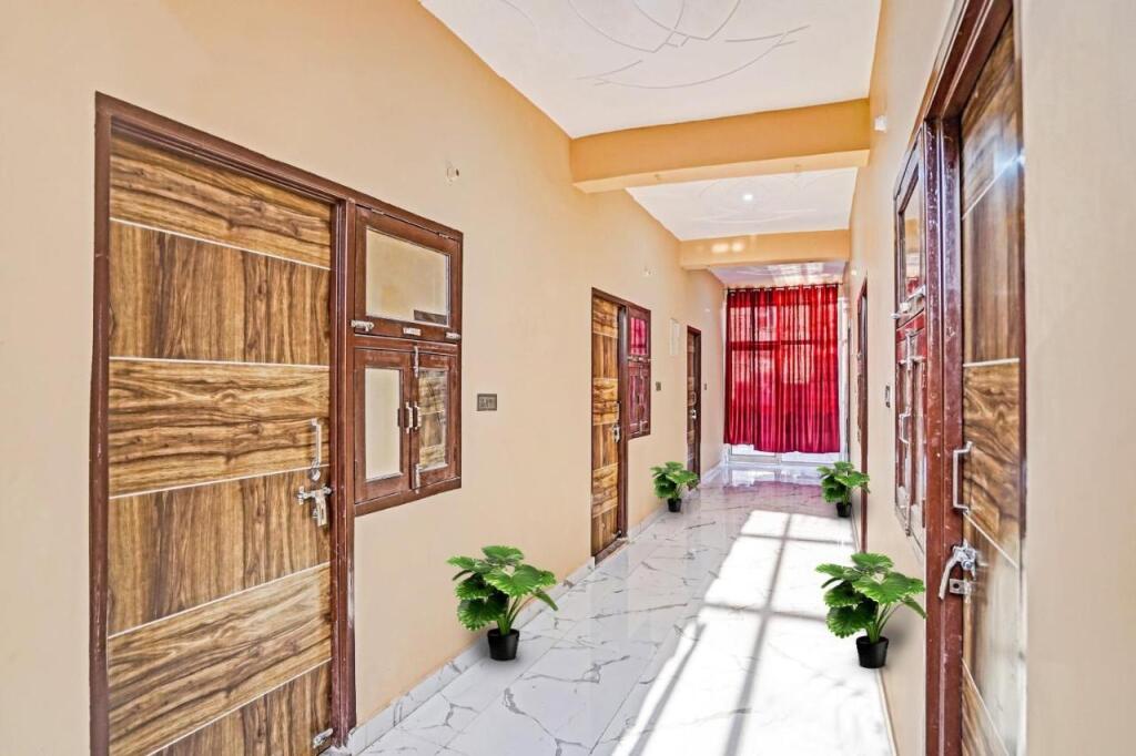 Газиабад: OYO Flagship 703959 Hotel Sunrise