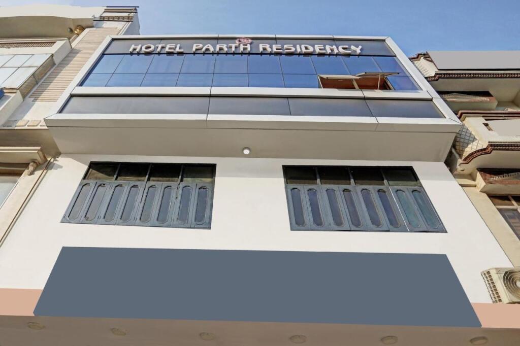 Газиабад: Collection O 804997 Parth Residency