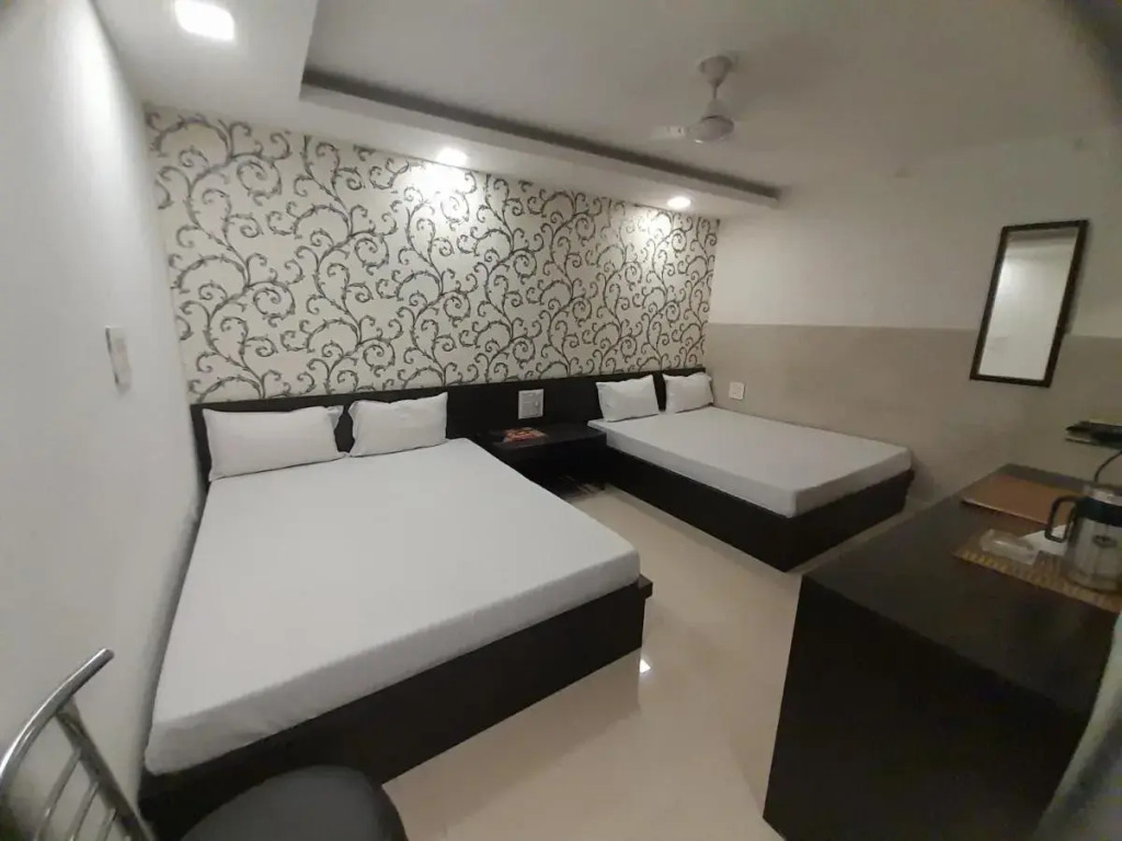 Ханзи: Hotel Shree