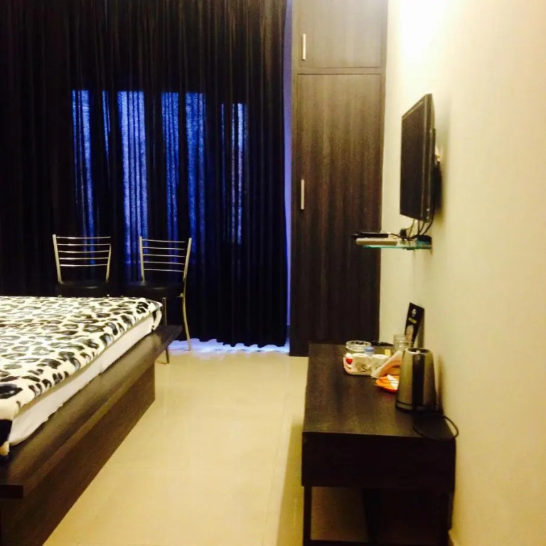 Ханзи: Hotel Shree