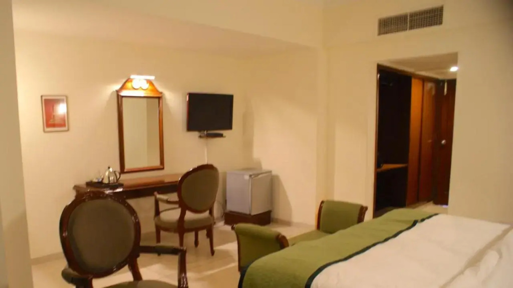 Харидвар: Hotel Alpana @ Har ki Pauri Road