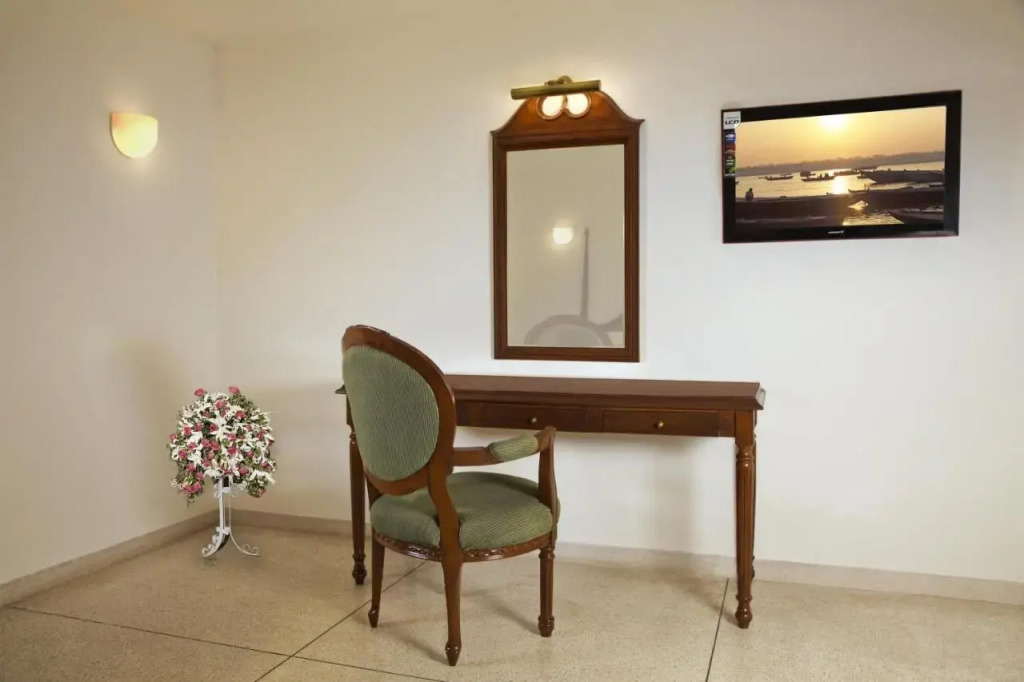 Харидвар: Hotel Alpana @ Har ki Pauri Road